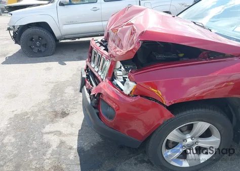 2012 Jeep Compass Latitude из США, поврежденный, VIN 1C4NJCEB4CD677497